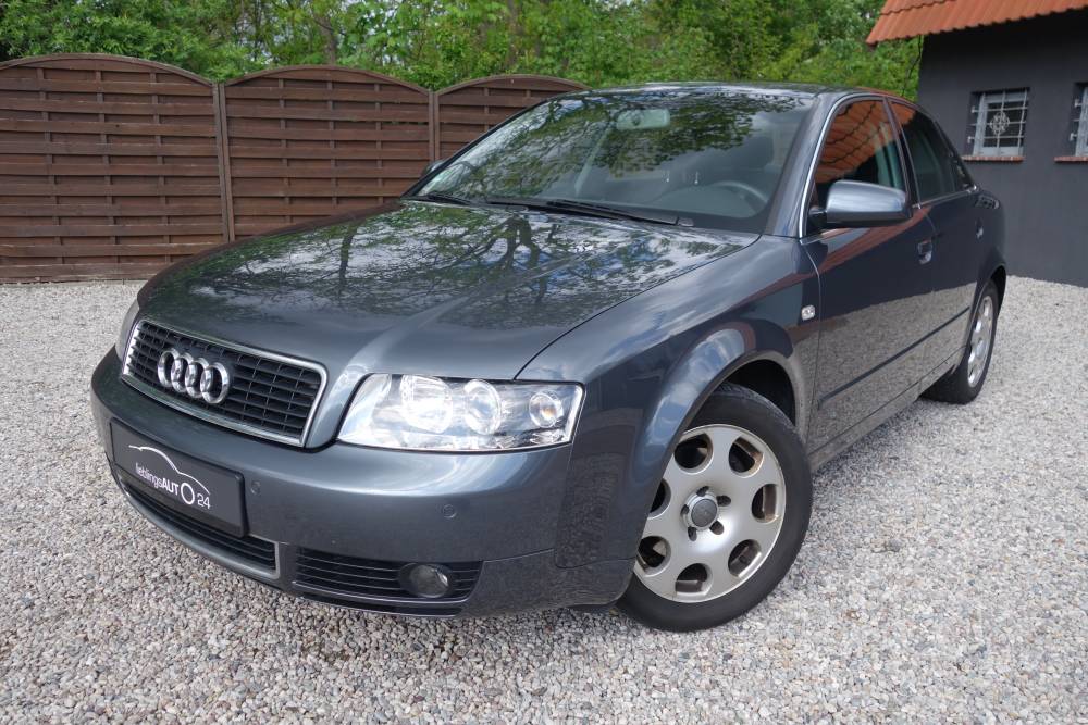 Frontansicht Audi A4 B6 Facelift 2000