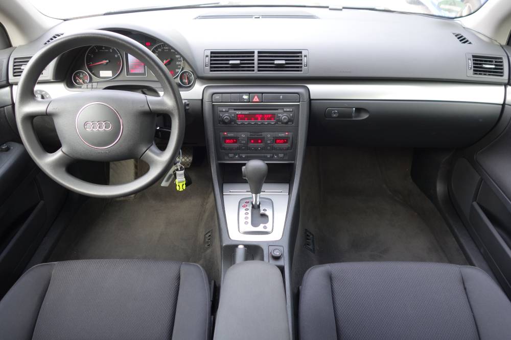 Armaturenbrett Audi A4 B6 Facelift 2000