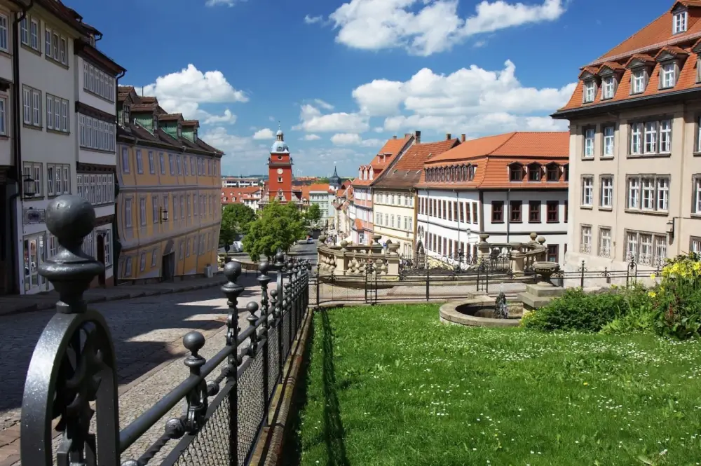 Blick vom Schlossberg auf das Rathaus in Gotha