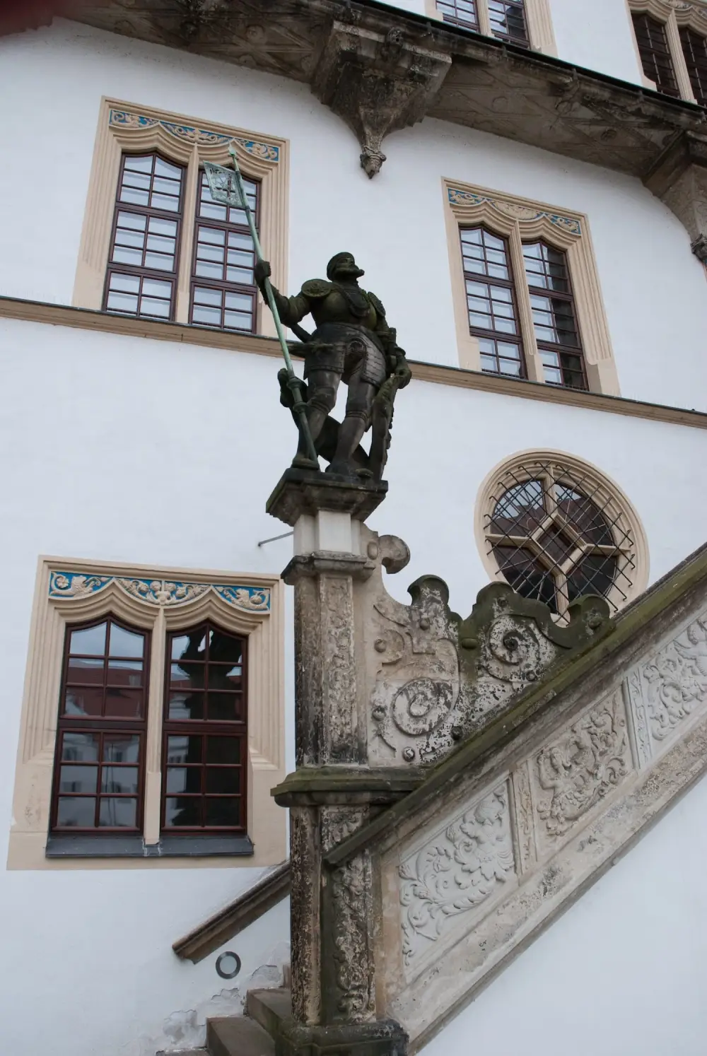 Statue am Schloss Hartenfels in Torgau
