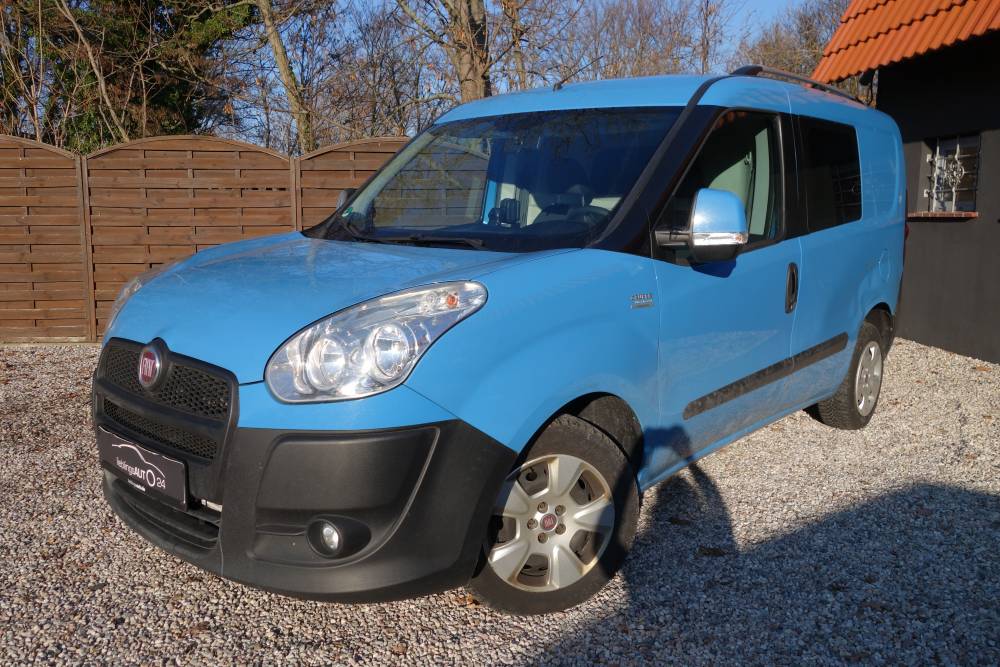 Frontansicht Fiat Doblo Cargo Typ 263 Facelift 2010. Neue Generation bring mehr Platz und ein moderneres Fahrwerk