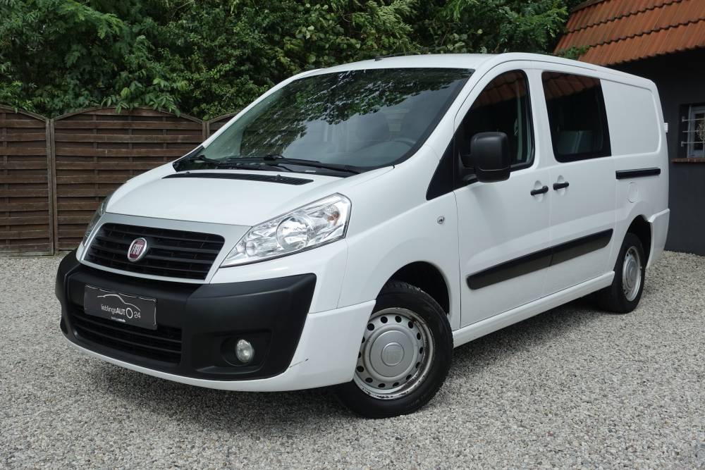 Frontansicht Facelift Fiat Scudo Typ 270 2. Generation, Silbergraue Kühlergrillumrandung und neue Frontstoßfänger