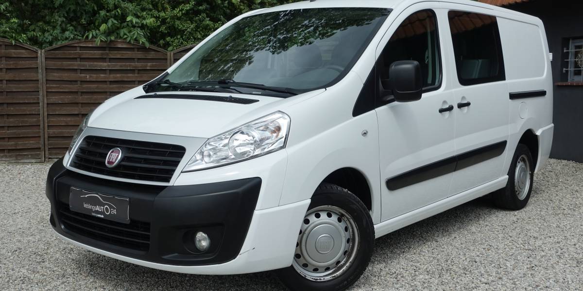 Frontansicht Facelift Fiat Scudo Typ 270 2. Generation, Silbergraue Kühlergrillumrandung und neue Frontstoßfänger