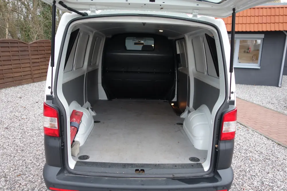 Innenraum Volkswagen Transporter T5 Facelift 2009