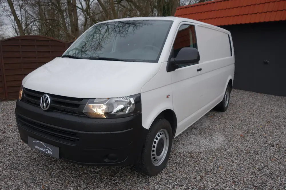 Frontansicht Volkswagen Transporter T5 Facelift 2009